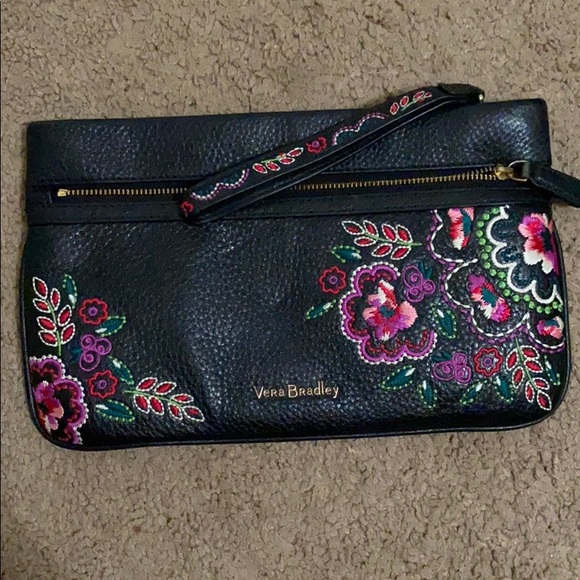 Floral embroidered Kate Spade wristlet - Picture 1 of 7